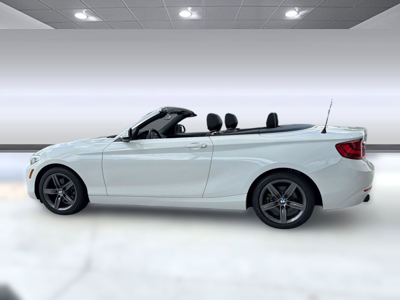 Used 2017 BMW 230i Convertible RWD image 2