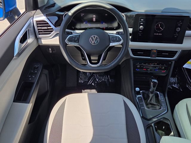 New 2026 Volkswagen Taos SE FWD image 7