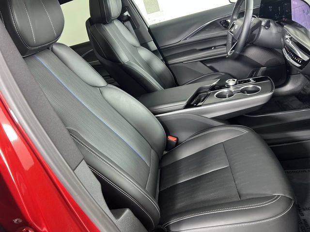 Used 2025 Cadillac Lyriq Sport AWD/4WD image 29