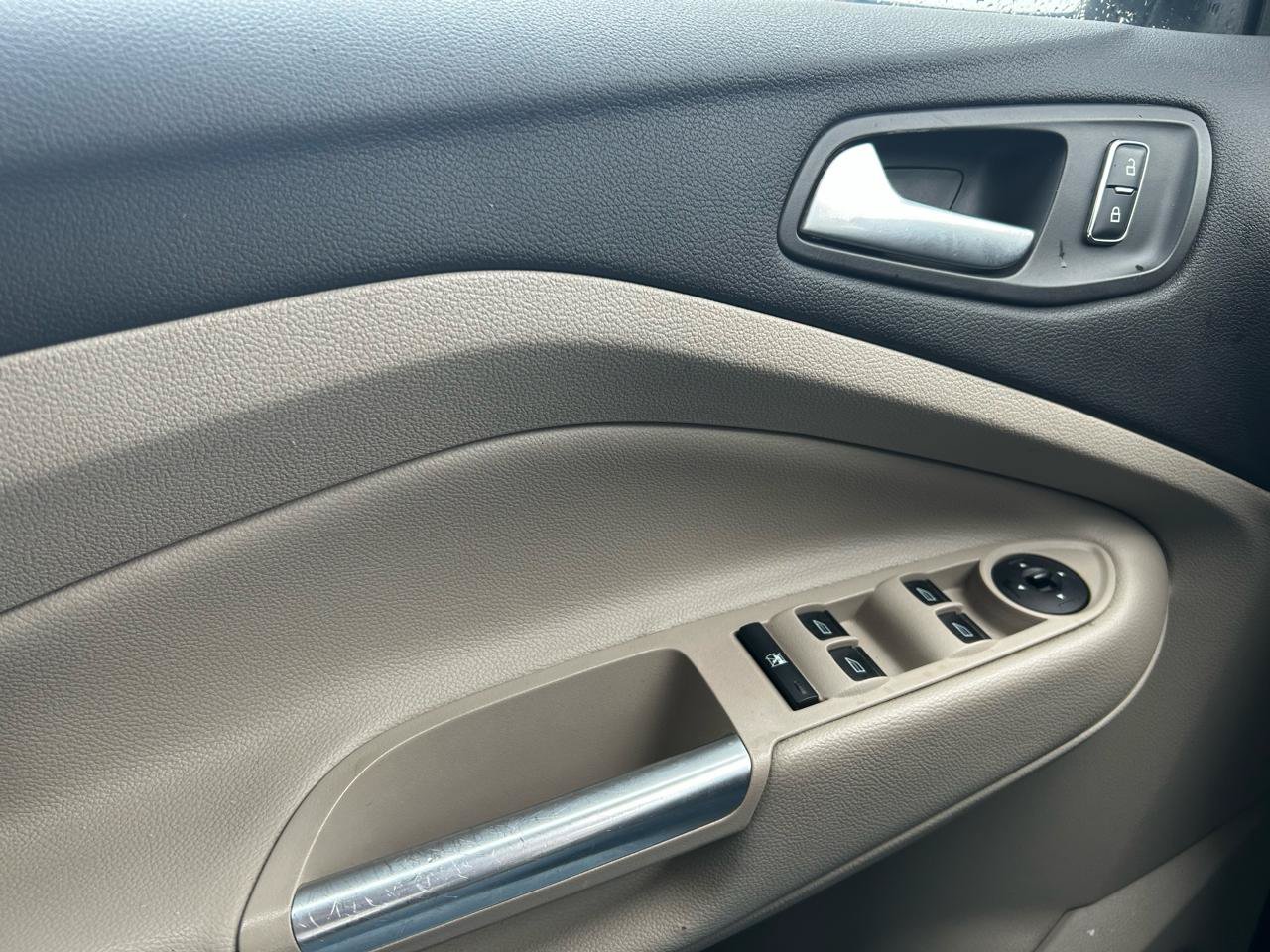 Used 2014 Ford Escape SE w/ Equipment Group 201A FWD image 31