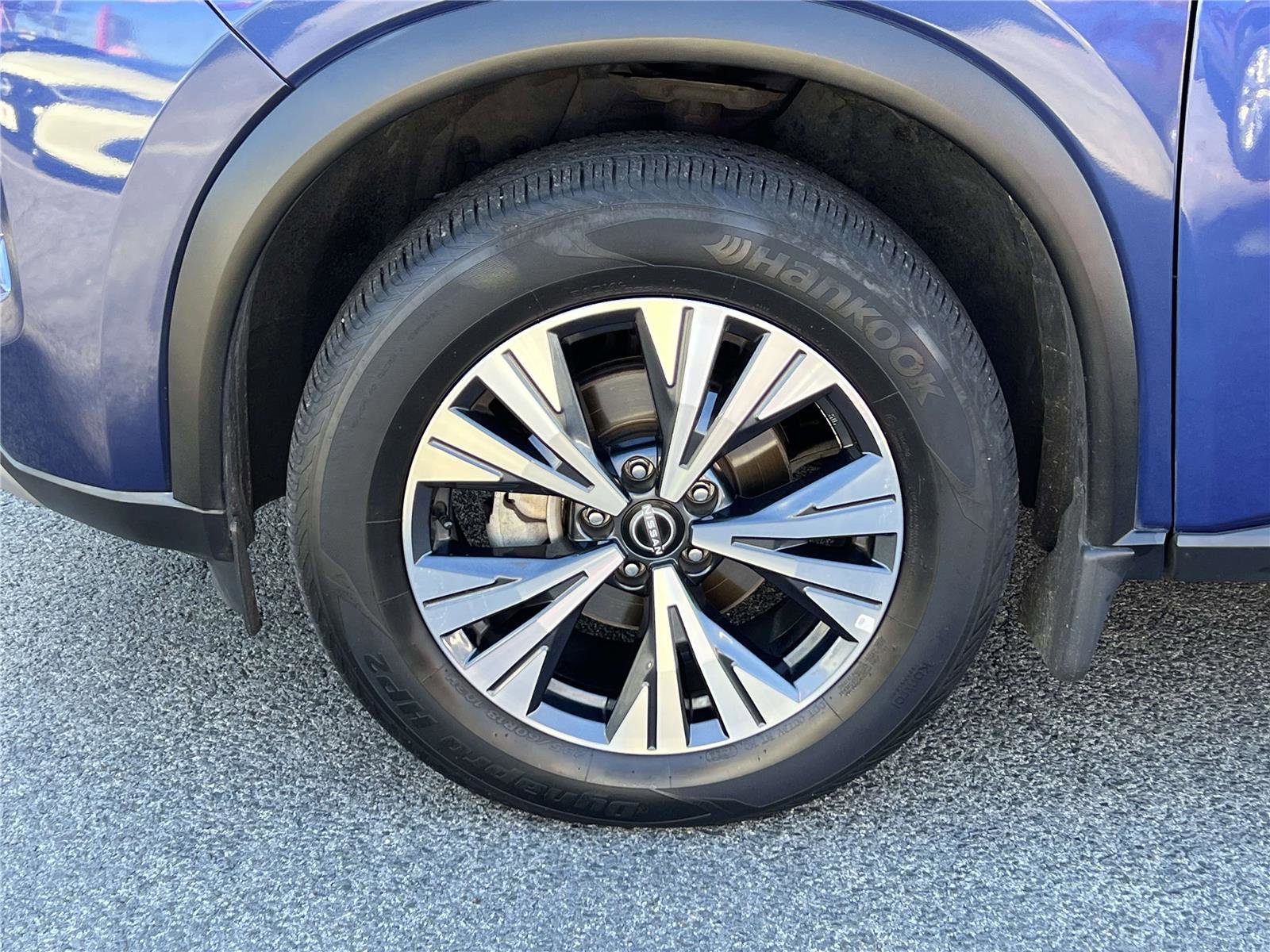 Used 2022 Nissan Rogue SV image 9