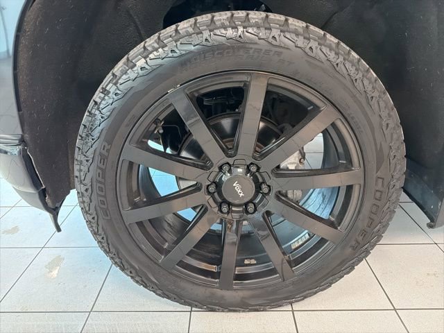 Used 2021 Chevrolet Silverado 1500 RST AWD/4WD image 11