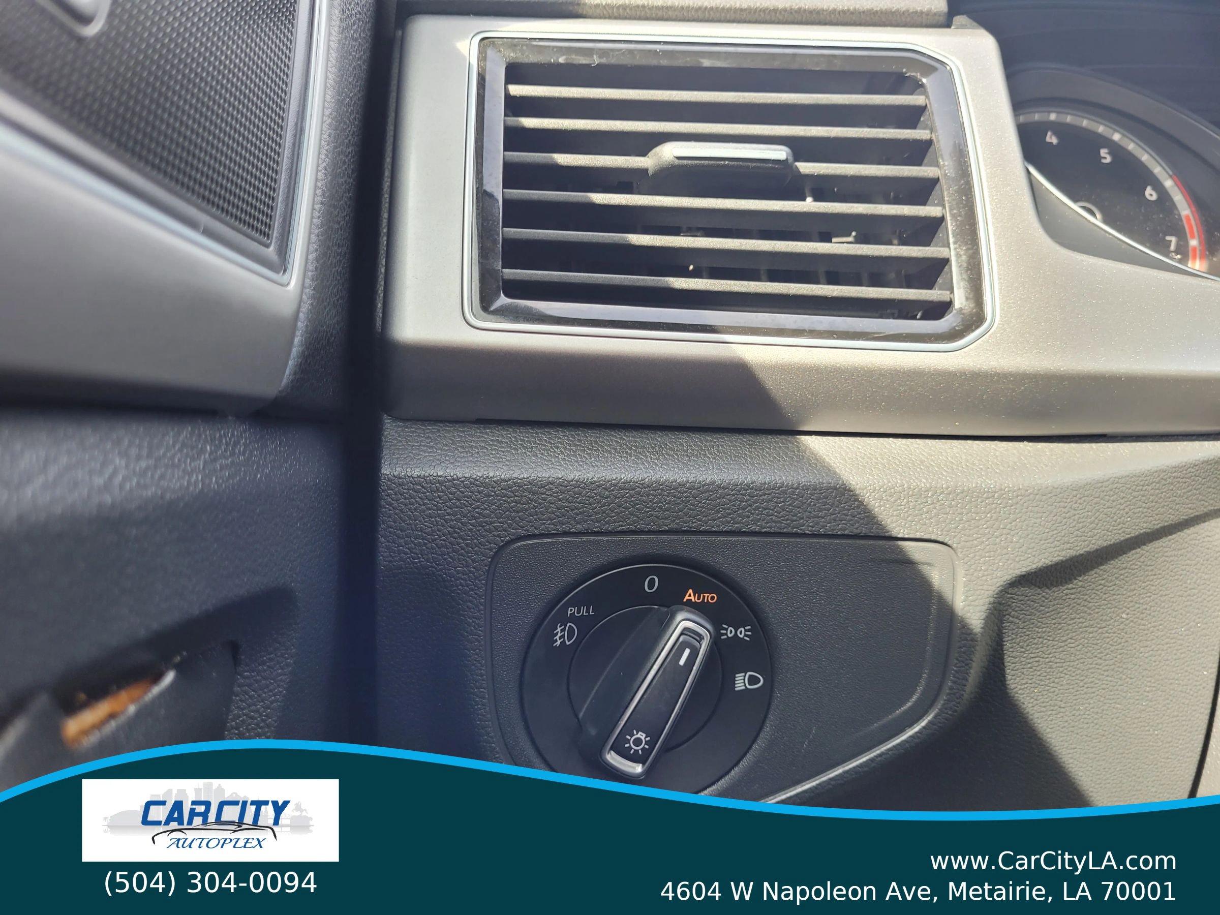 Used 2018 Volkswagen Atlas SEL FWD image 10