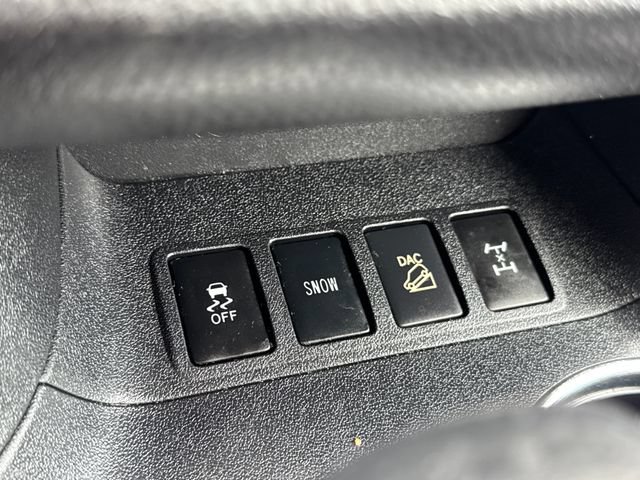 Used 2015 Toyota Highlander XLE AWD/4WD image 29