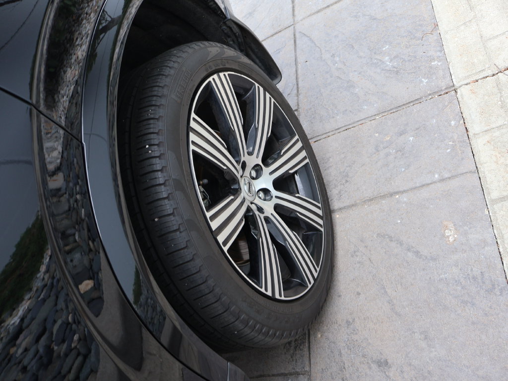 Used 2025 Volvo XC90 B6 Ultra w/ Protection Package Premier AWD/4WD image 20