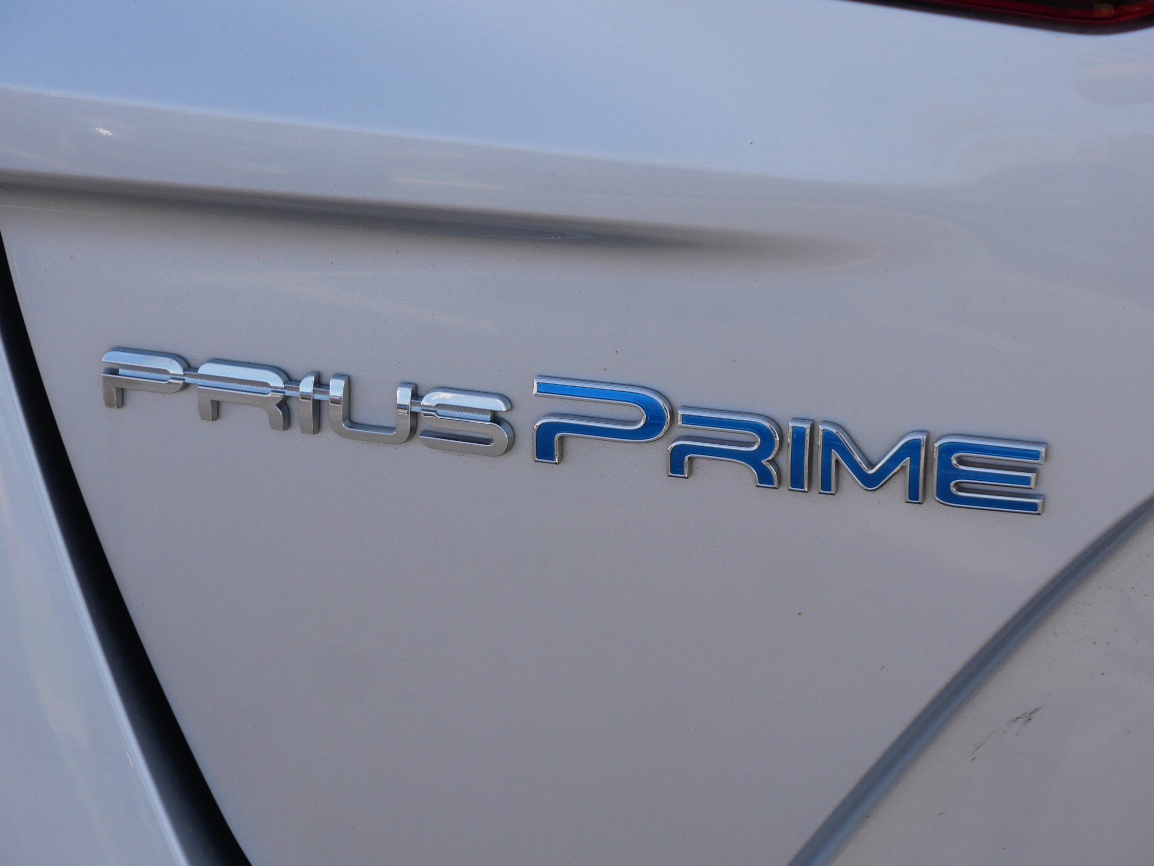 Used 2017 Toyota Prius Prime Plus w/ Carpet Mat Package FWD image 6