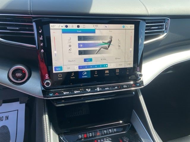 New 2026 Jeep Grand Wagoneer L Limited AWD/4WD image 19