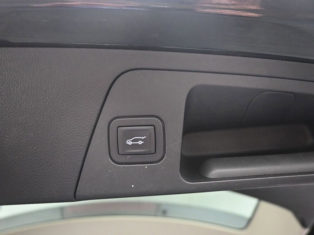 Used 2019 Buick Envision Essence image 9