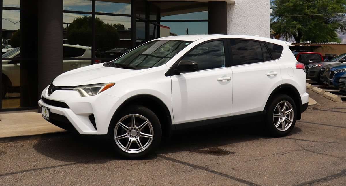 Used 2018 Toyota RAV4 LE w/ All Weather Liner Package FWD image 3