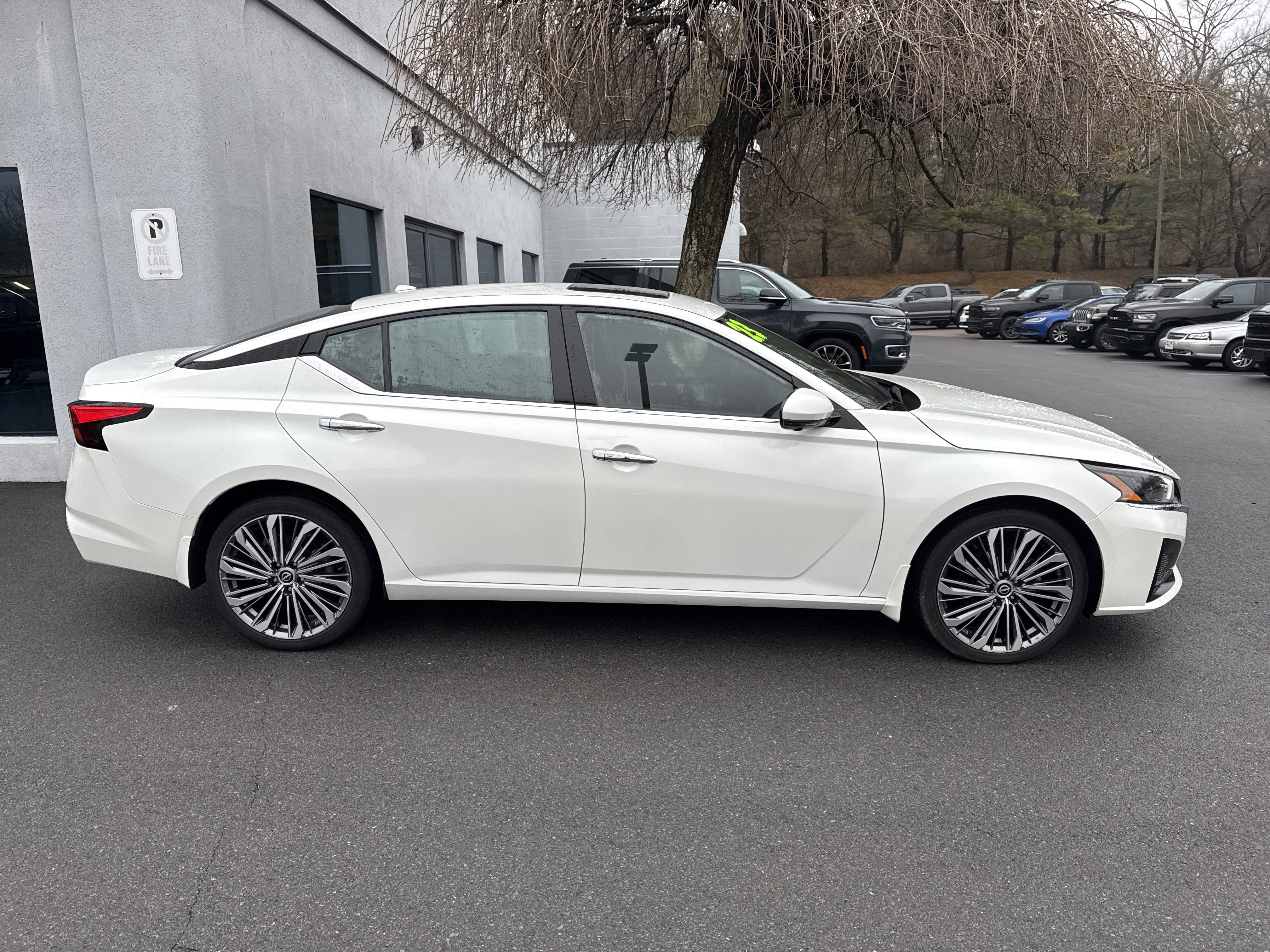 Used 2023 Nissan Altima 2.5 SL video 2