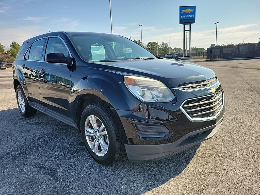 Used 2017 Chevrolet Equinox LS image 3