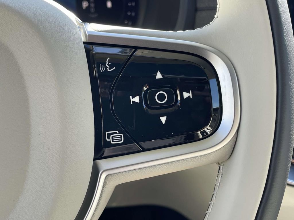 New 2026 Volvo XC90 B6 Ultra w/ Protection Package image 11