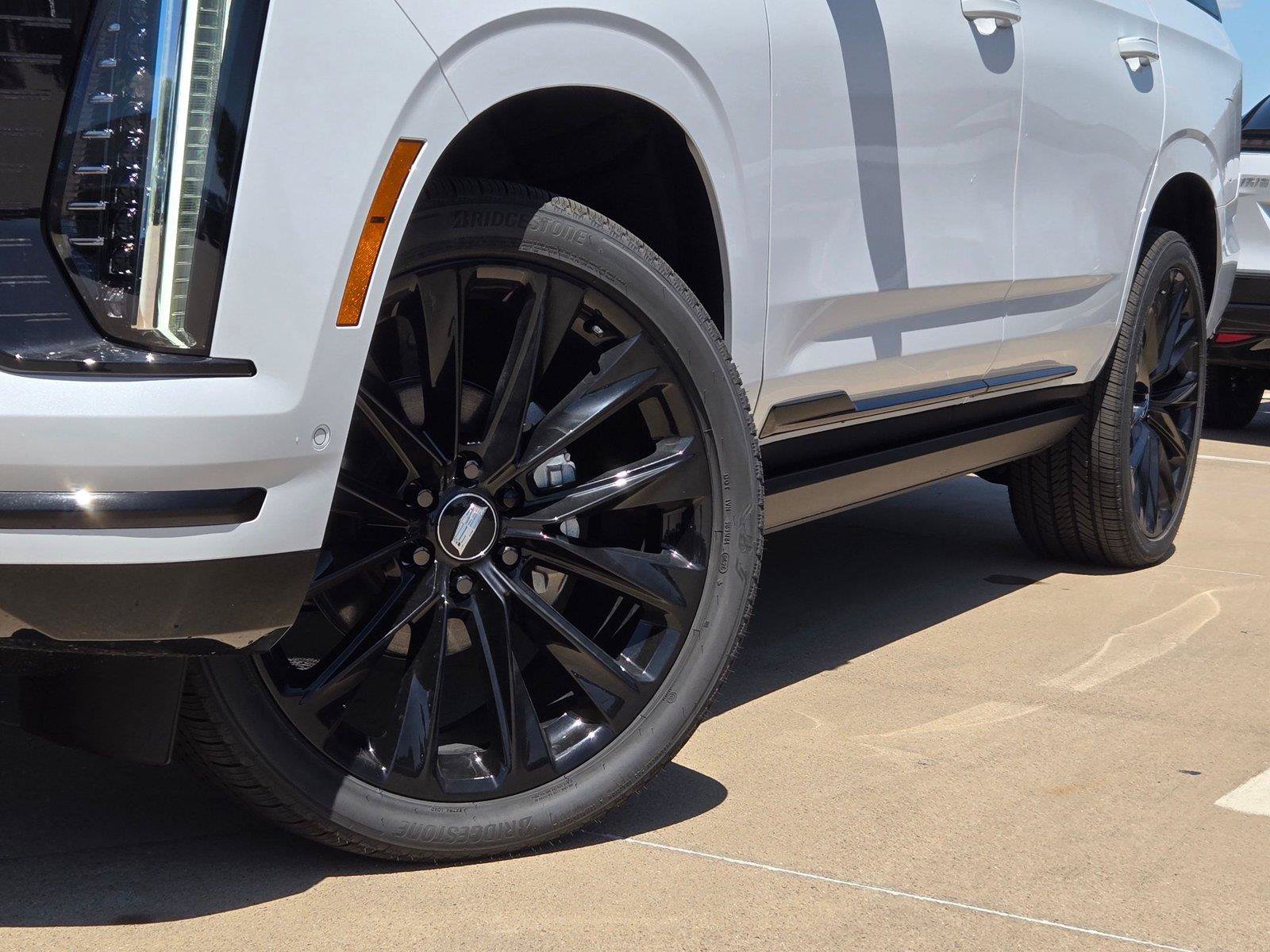 New 2026 Cadillac Escalade Platinum Sport w/ LPO, ONYX Package AWD/4WD image 8