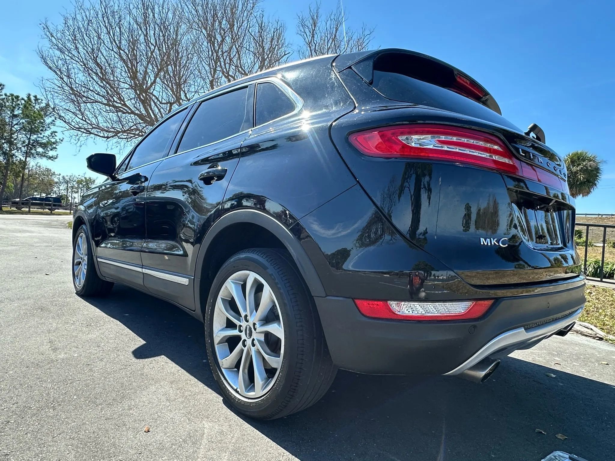 Used 2017 Lincoln MKC Select image 7