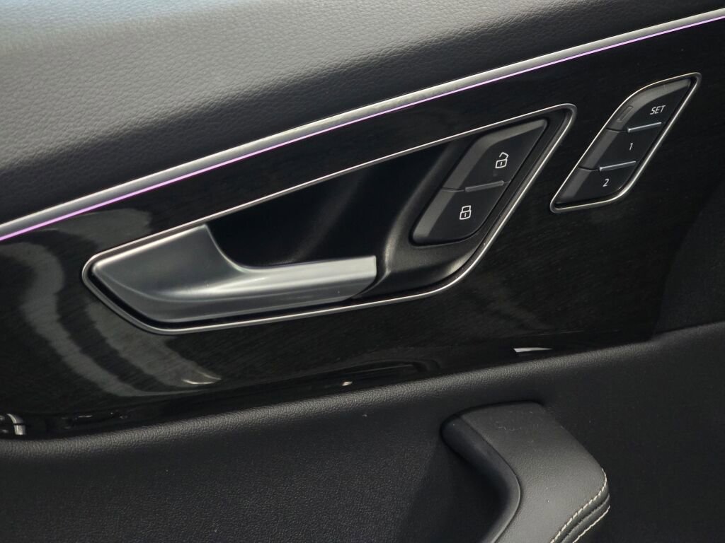 Used 2024 Audi Q8 Prestige w/ Prestige Package image 35