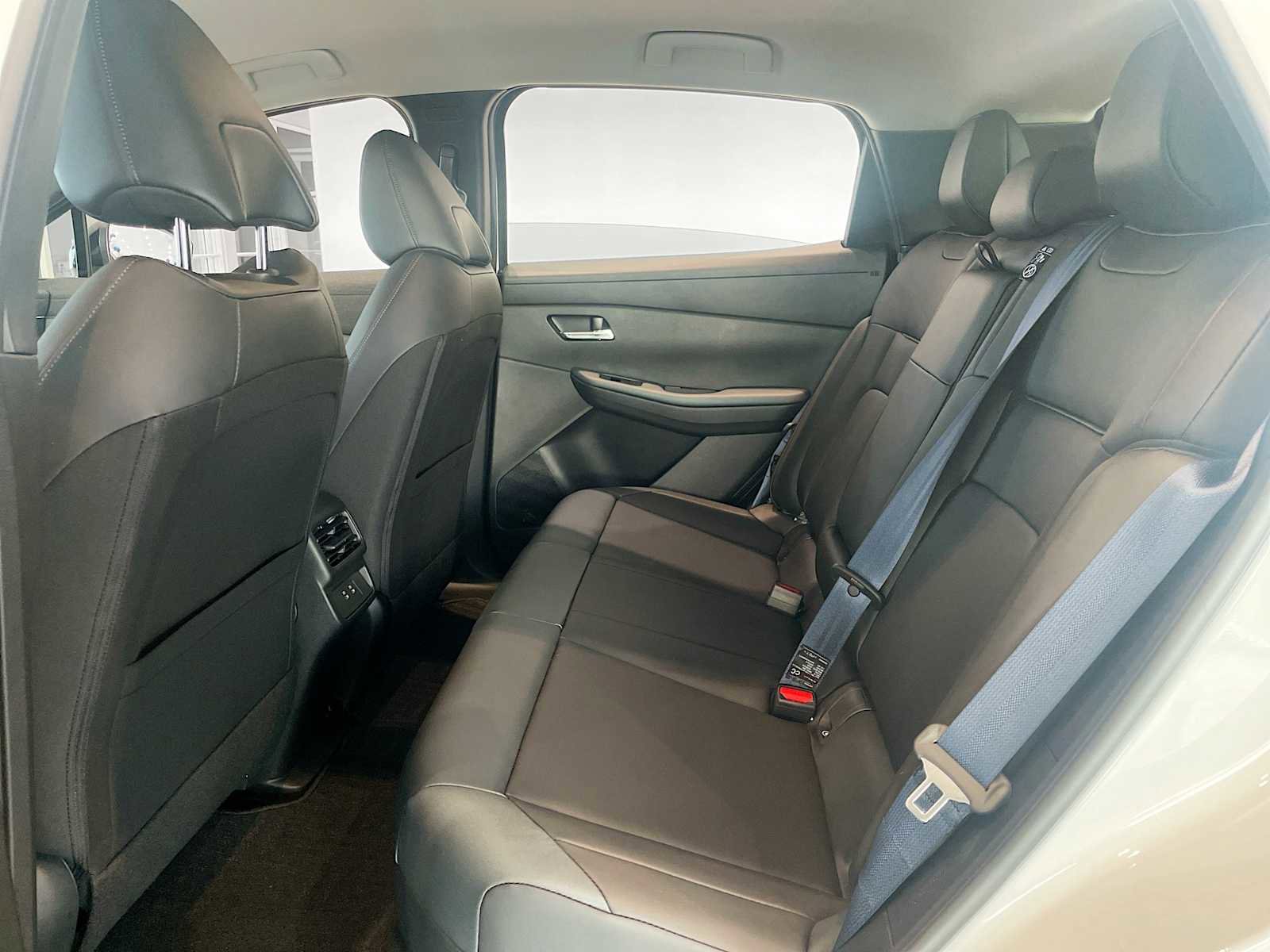 New 2026 Nissan Leaf SV+ w/ Floor Mat Package (SV+) image 5