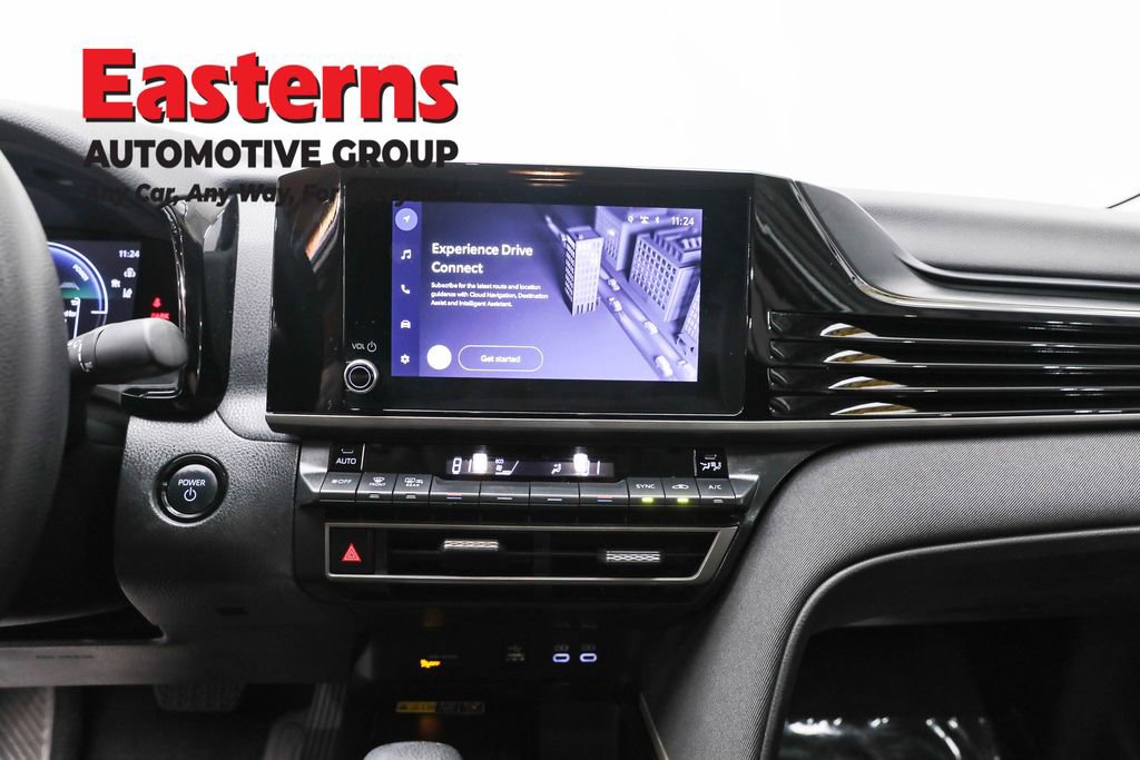 Used 2025 Toyota Camry LE image 12