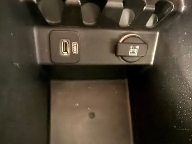 Used 2015 Jeep Cherokee Sport image 23