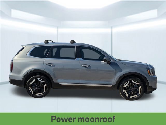 Used 2023 Kia Telluride EX w/ EX Captain's Chair Package image 8