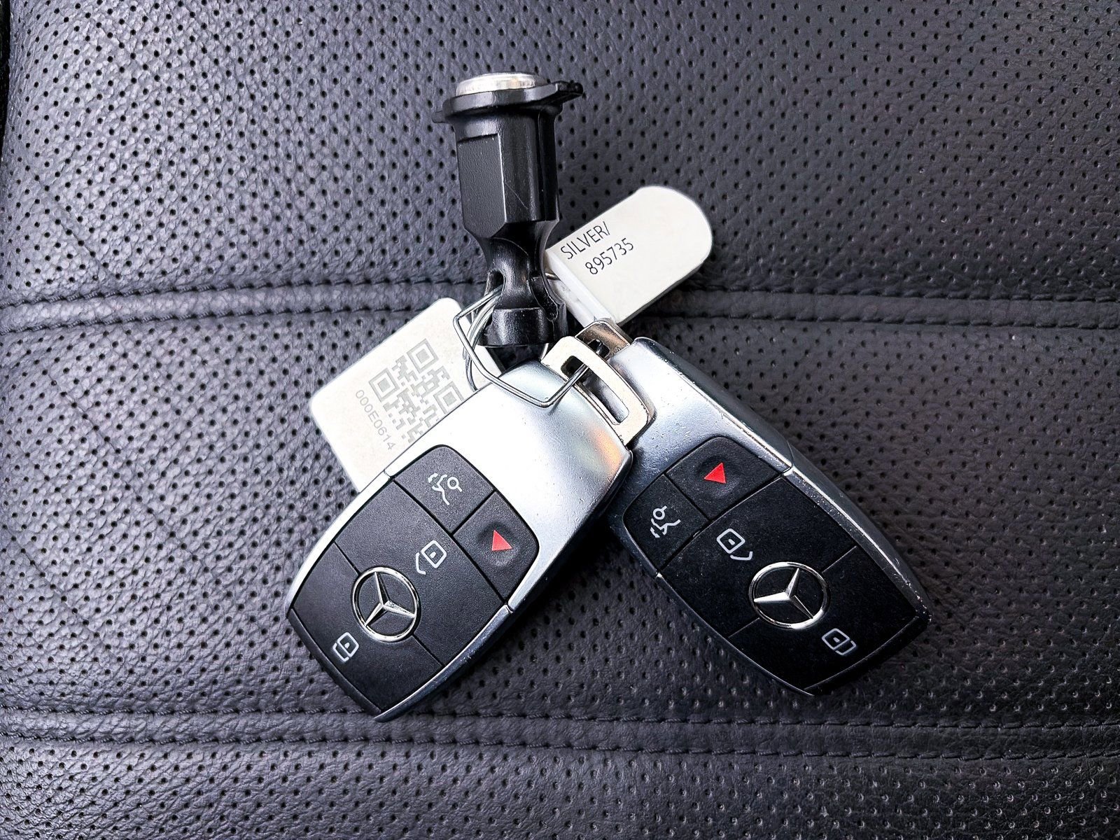 Used 2023 Mercedes-Benz GLE 450 4MATIC w/ AMG Line Exterior image 29