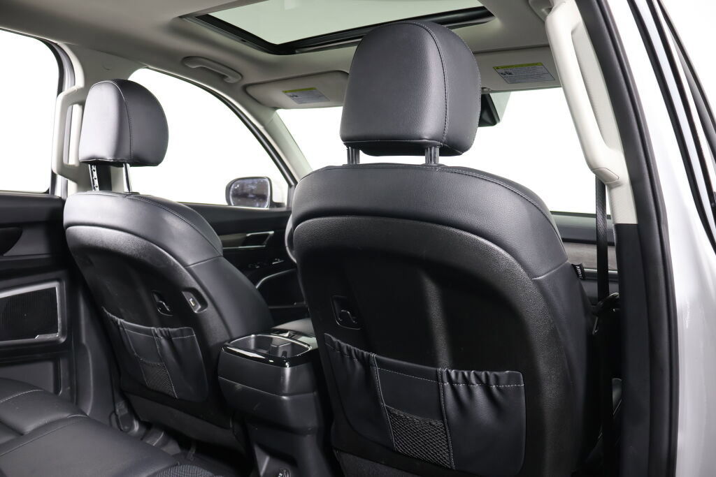 Used 2020 Kia Telluride EX image 18