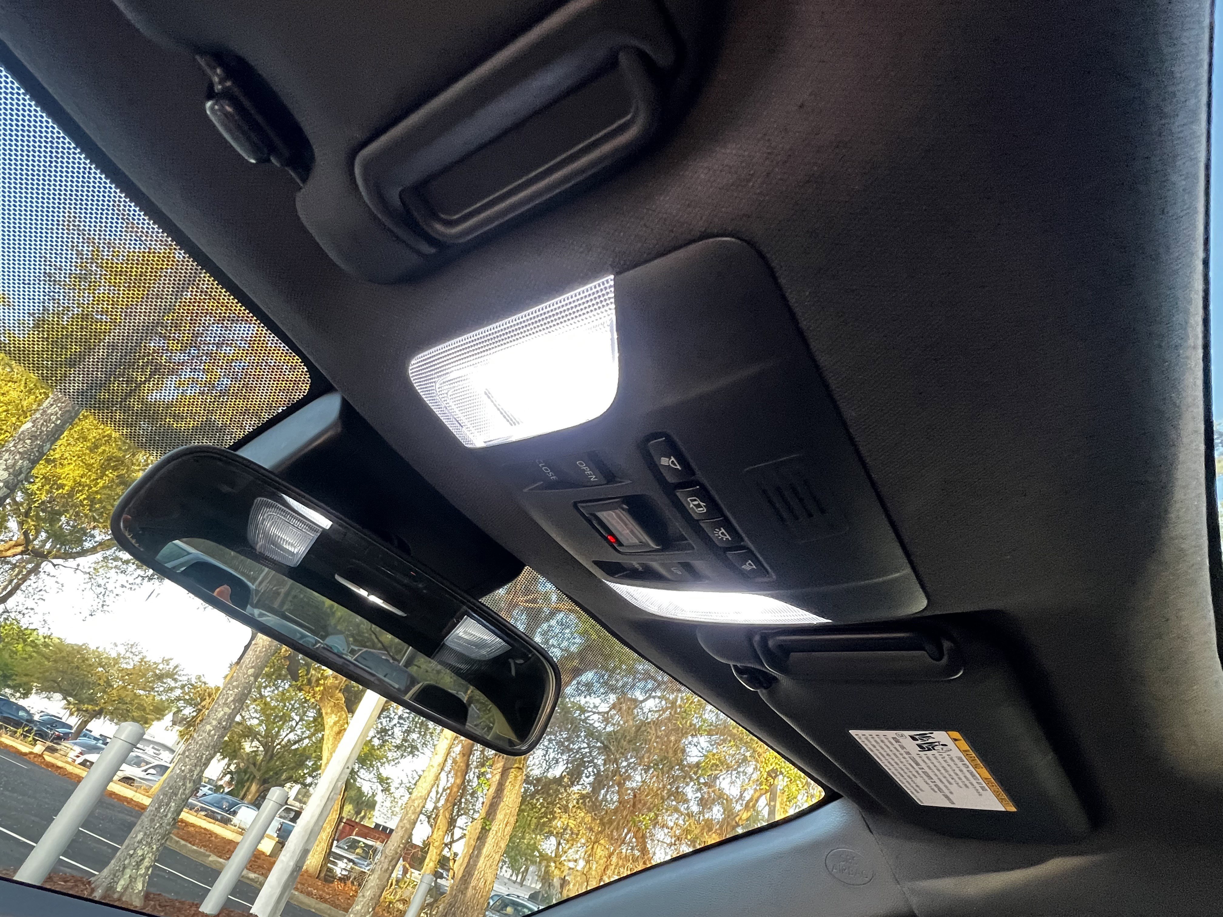 Used 2021 Toyota Corolla SE w/ SE Premium Package image 29