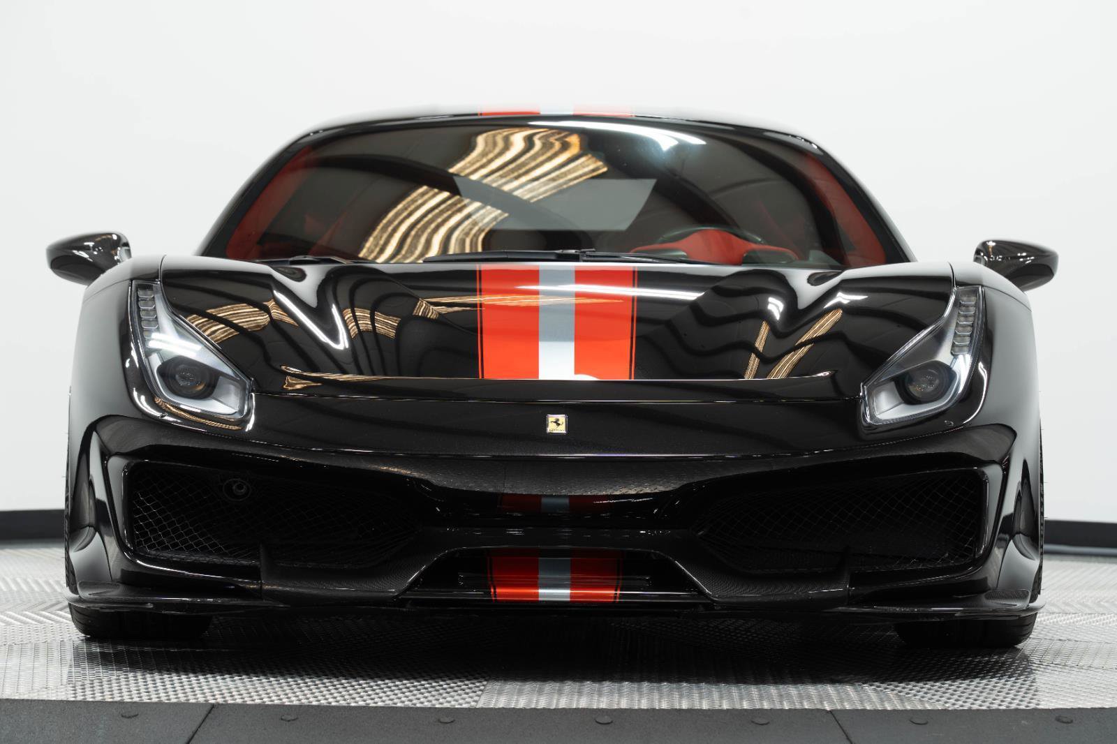 Used 2019 Ferrari 488 Pista Coupe RWD image 6