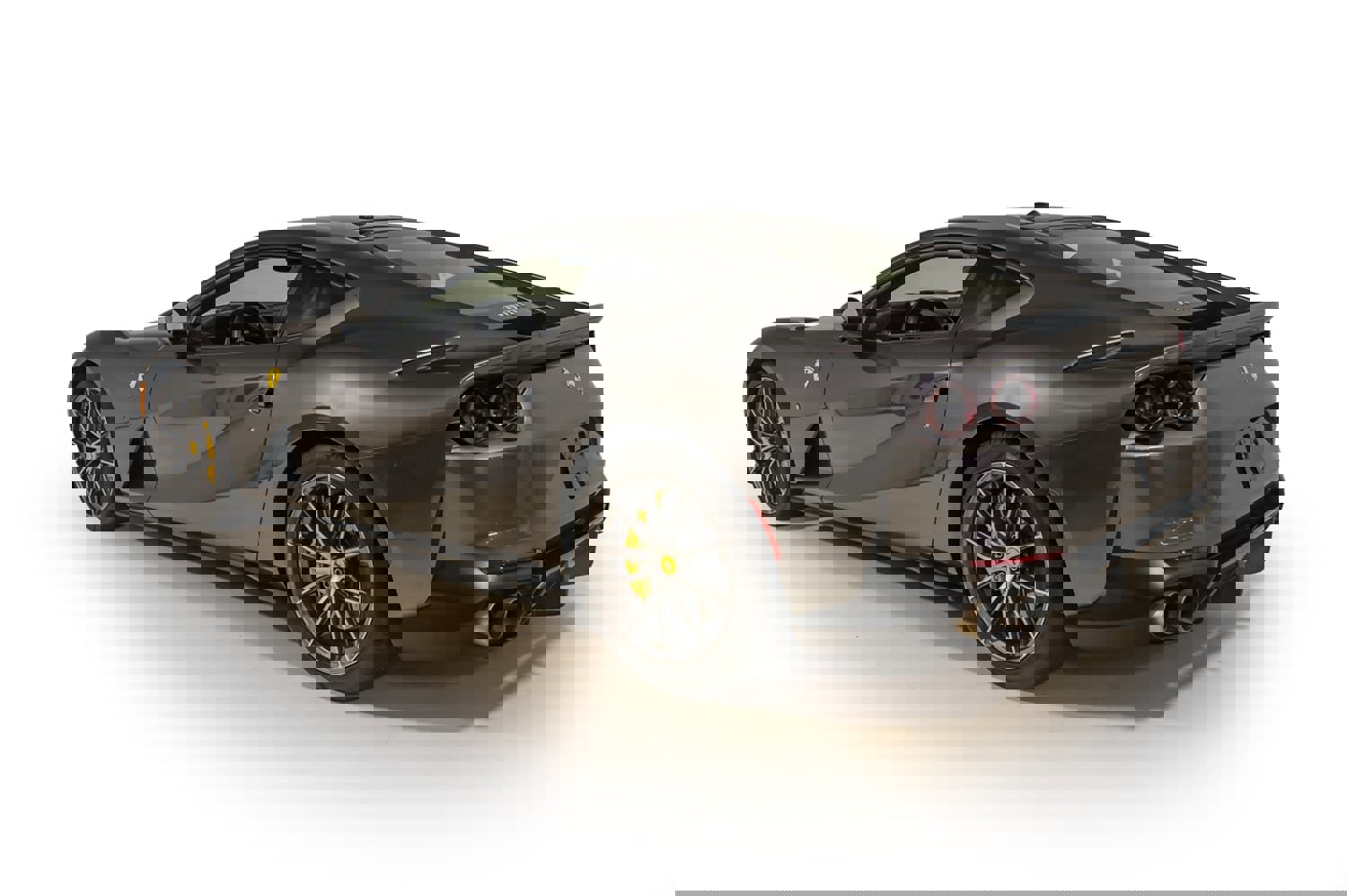 Used 2020 Ferrari 812 Superfast image 4