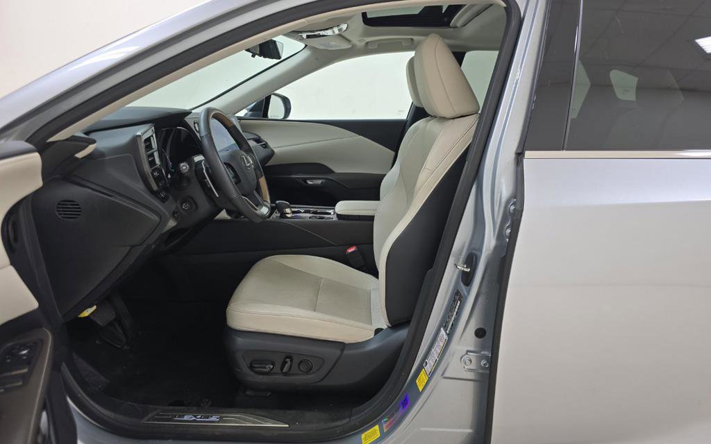 Used 2024 Lexus RX 350 w/ Convenience Package image 5