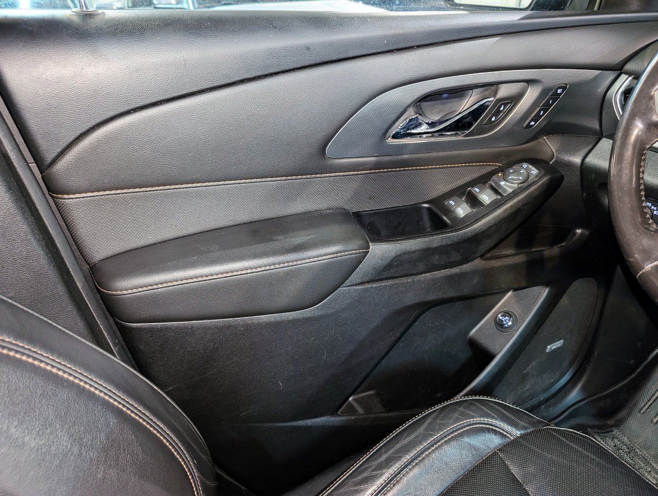 Used 2019 Chevrolet Traverse Premier w/ Redline Edition image 38