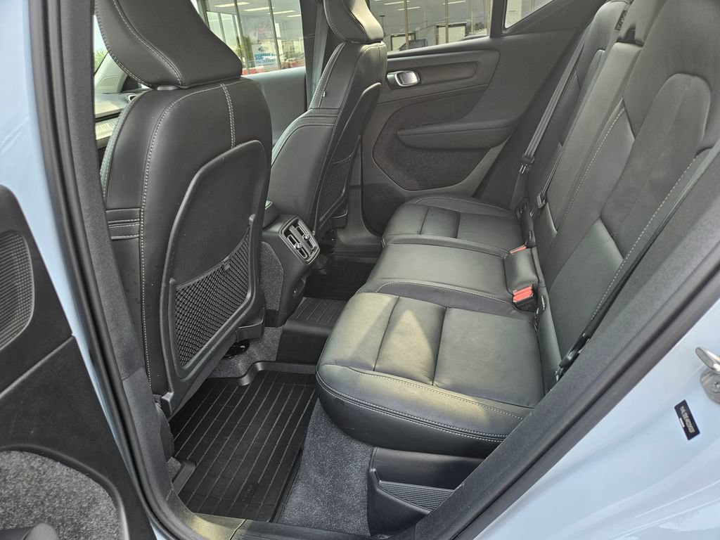 Used 2024 Volvo XC40 B5 Plus AWD/4WD image 13