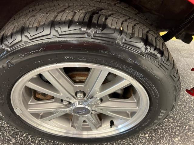 Used 2005 Ford Mustang Premium RWD image 26