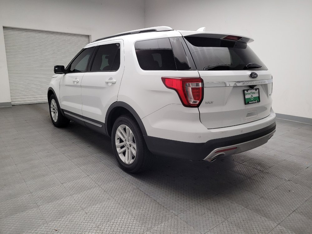 Used 2016 Ford Explorer XLT image 5