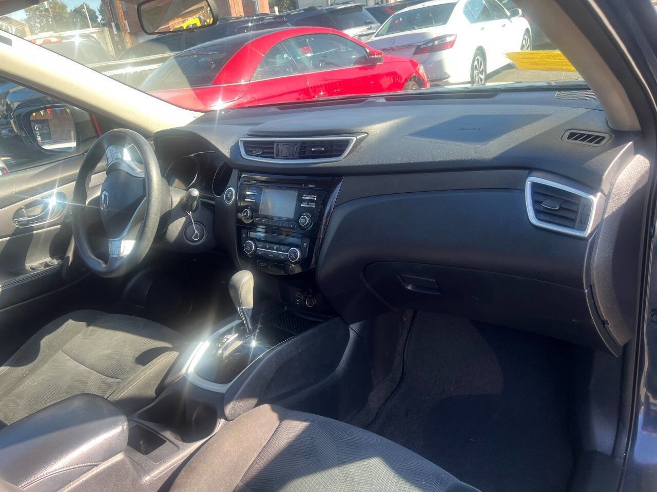 Used 2016 Nissan Rogue SV w/ SV Moonroof Package image 8