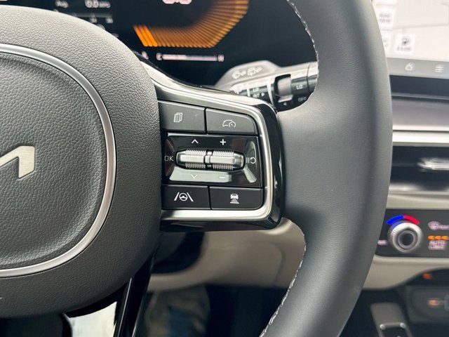 Used 2025 Kia Sorento S image 21