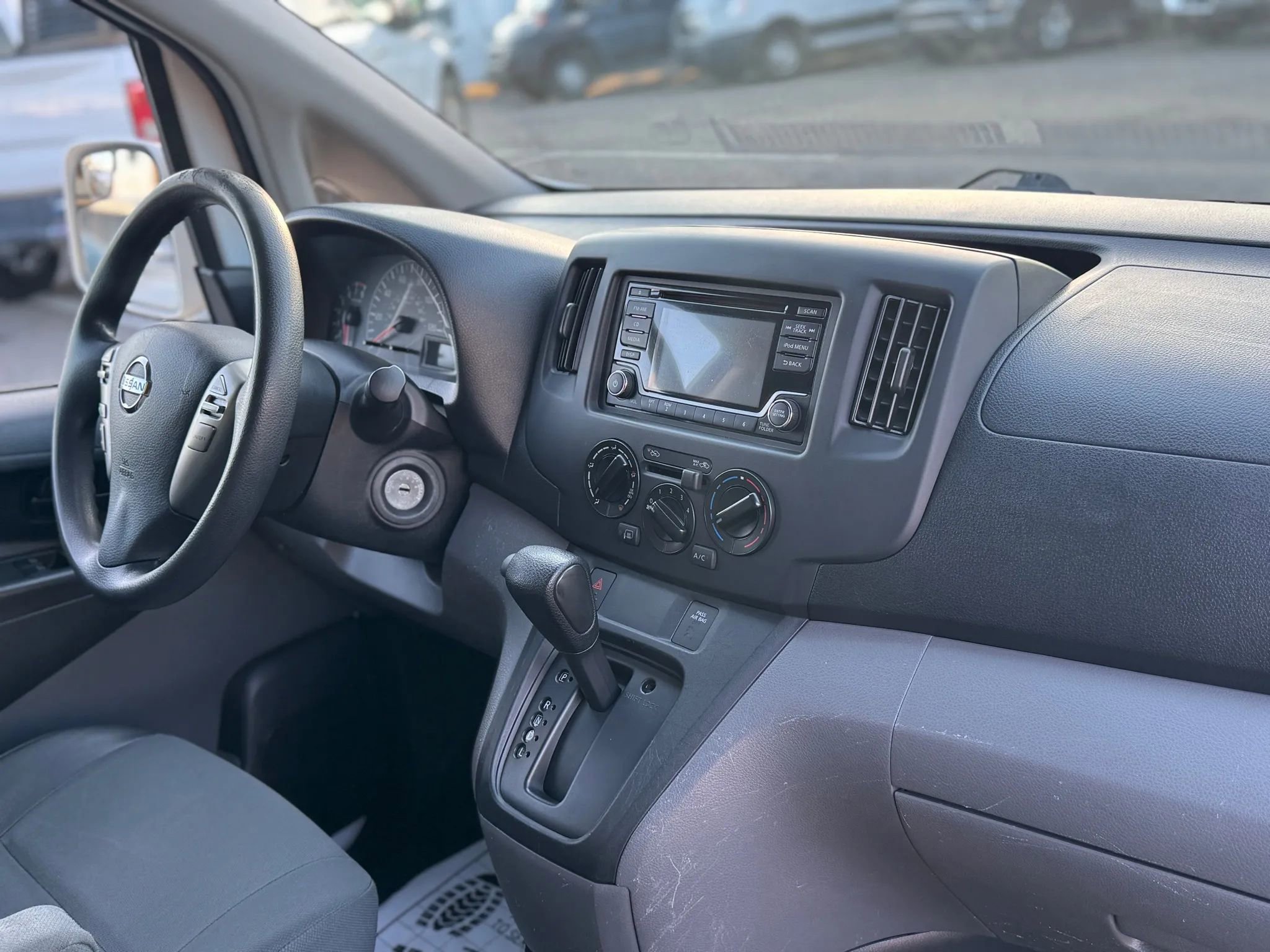 Used 2018 Nissan NV200 SV image 25