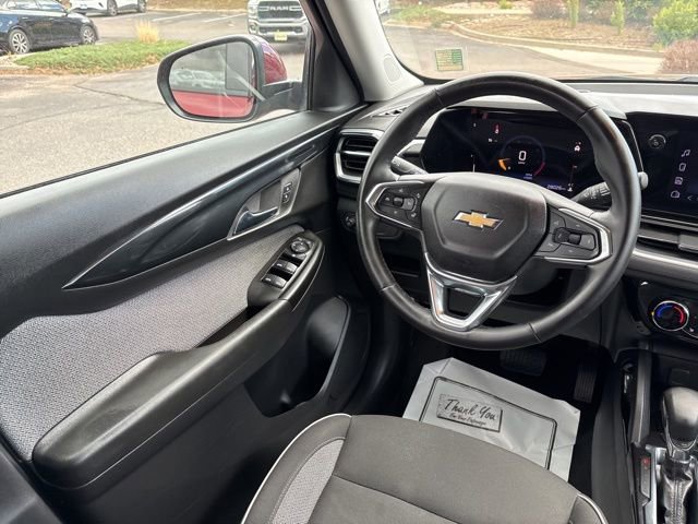 Used 2024 Chevrolet TrailBlazer LT w/ LT Cold Weather Package AWD/4WD image 15