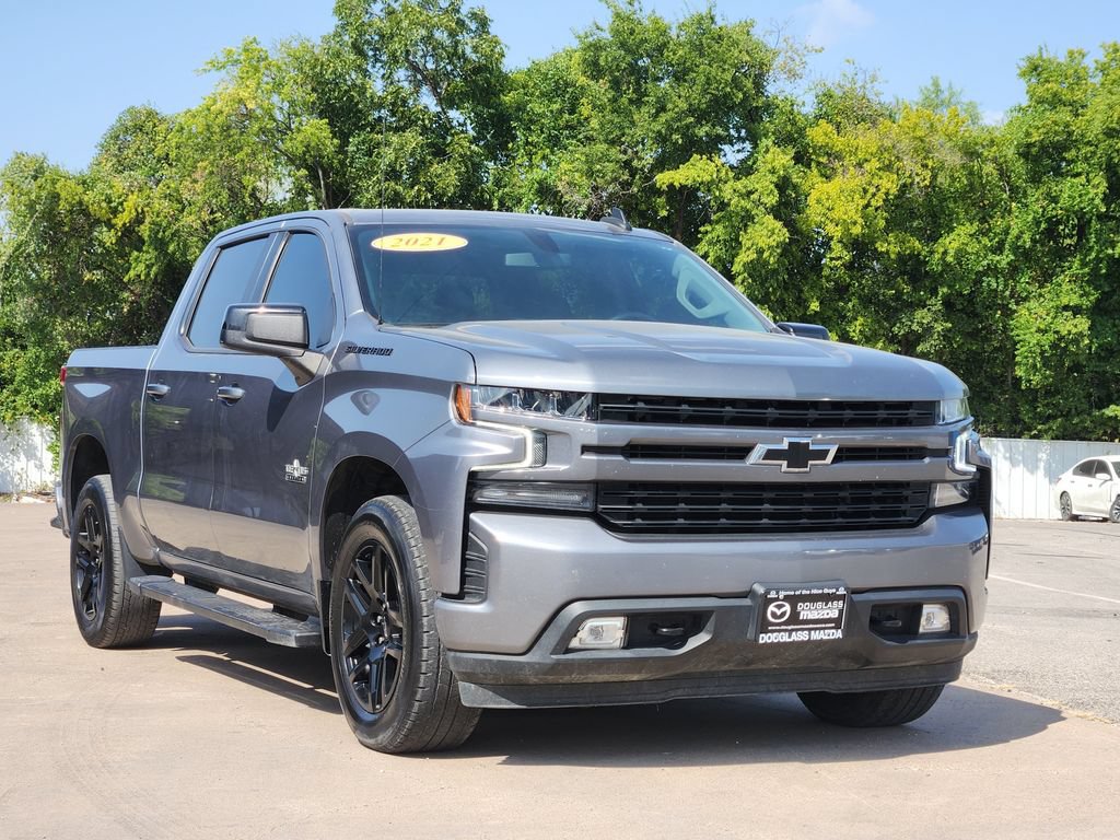 Used 2021 Chevrolet Silverado 1500 RST w/ LPO, Blackout Package RWD image 3