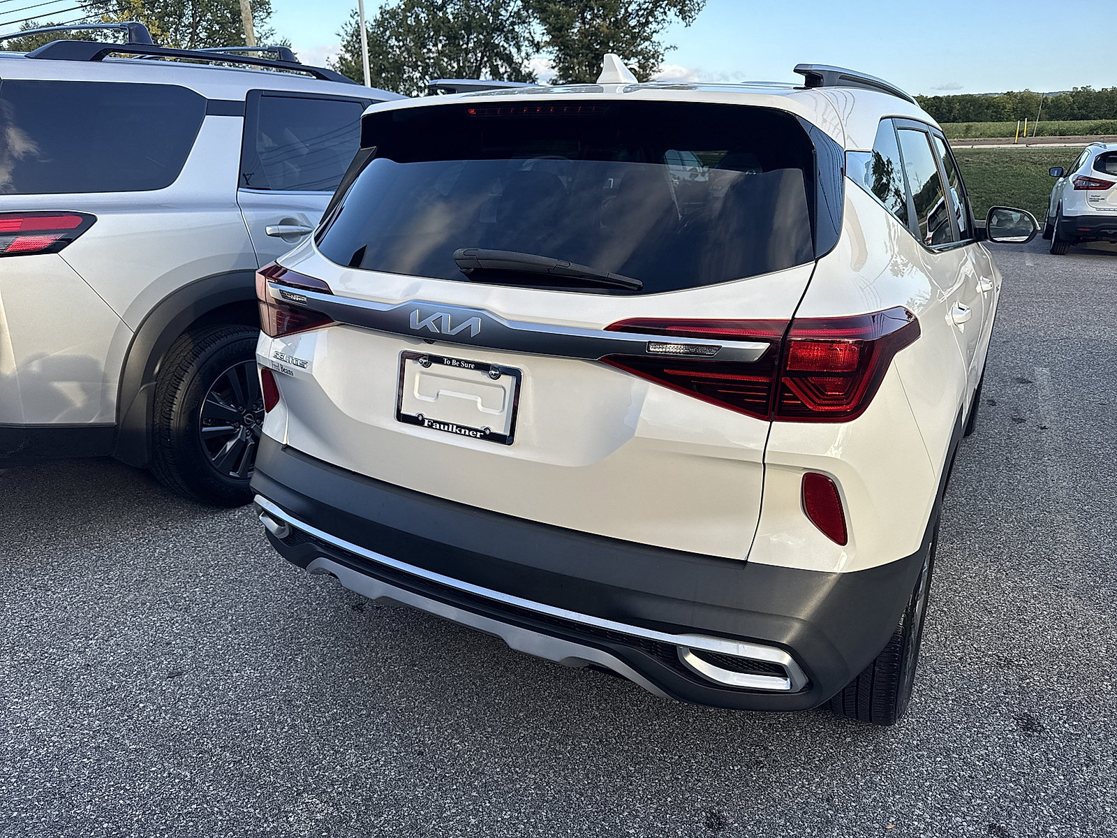Used 2023 Kia Seltos S AWD/4WD image 4