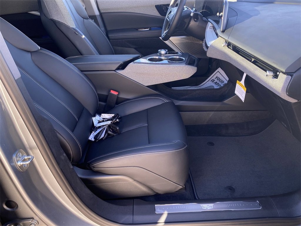 New 2026 Cadillac Optiq Sport 2 image 35