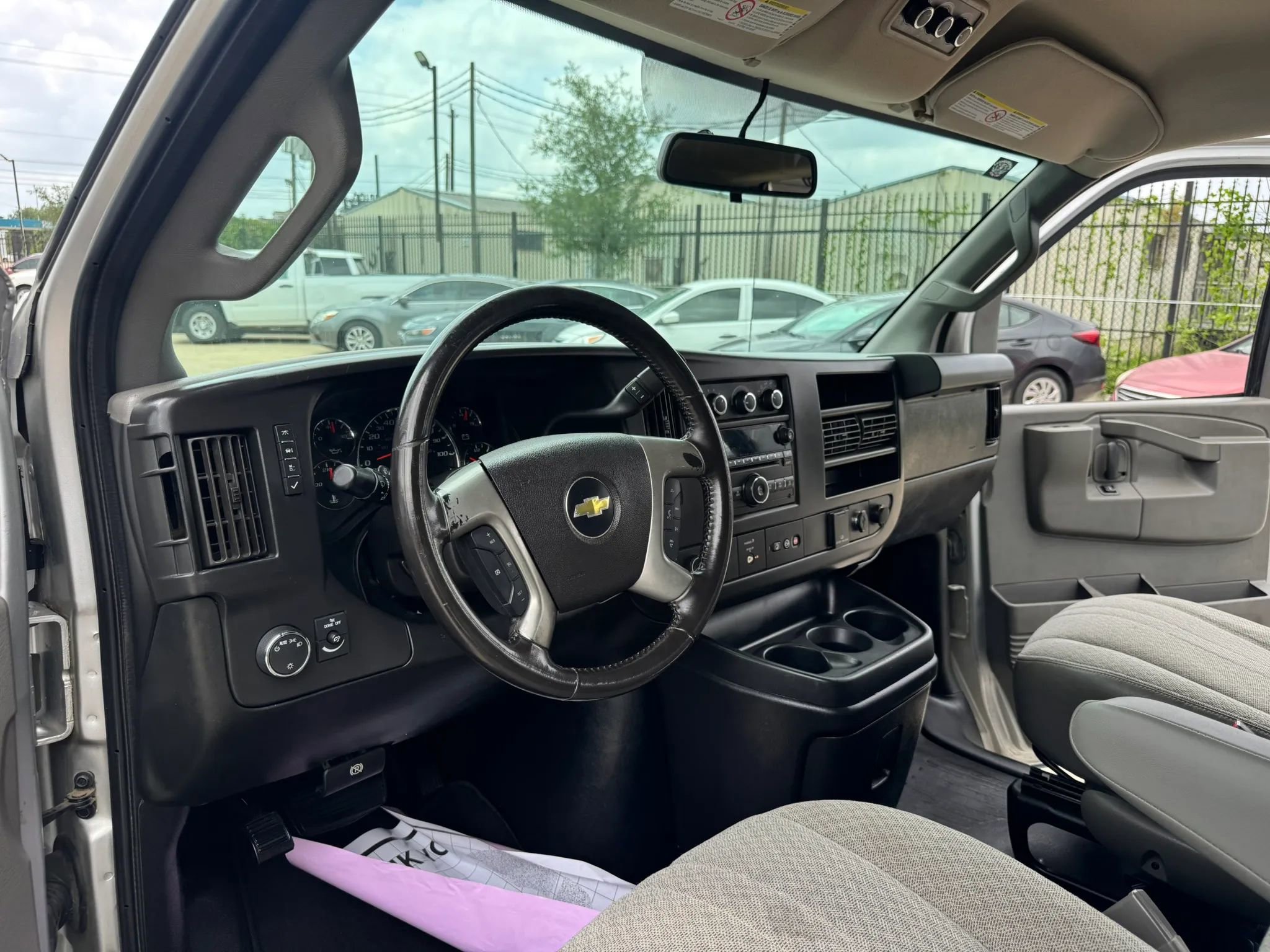 Used 2017 Chevrolet Express 3500 LT w/ LT Preferred Equipment Group image 24
