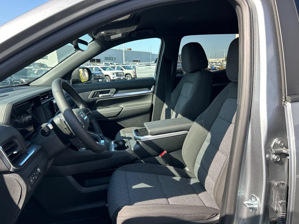 New 2027 GMC Terrain Elevation w/ Black Edition AWD/4WD image 17