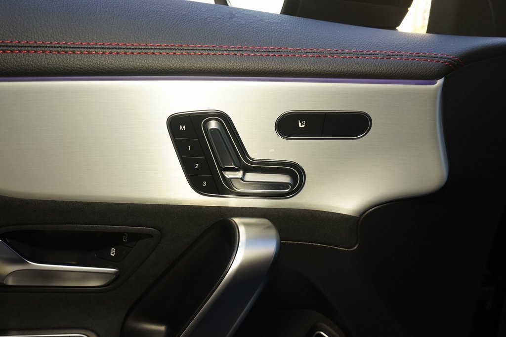 Used 2024 Mercedes-Benz CLA 250 4MATIC image 25