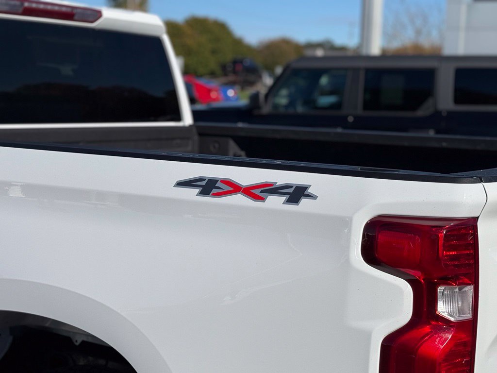 Used 2023 Chevrolet Silverado 1500 Custom AWD/4WD image 30