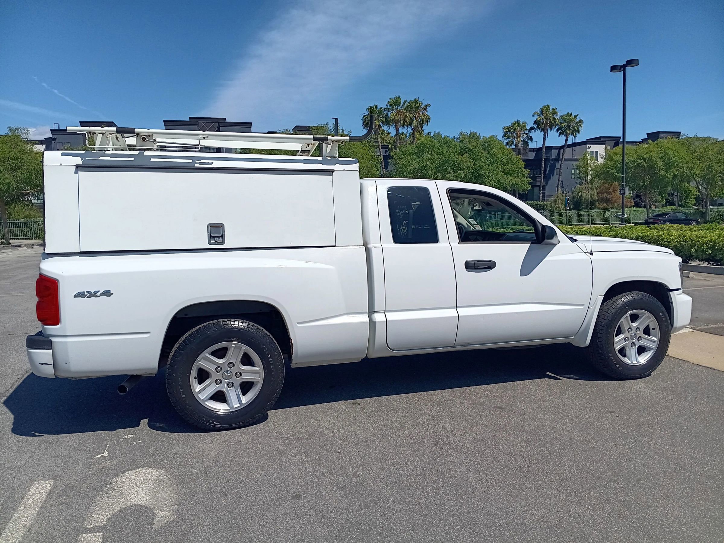 Used 2011 Dodge Dakota Big Horn w/ Skid Plate Group AWD/4WD image 4