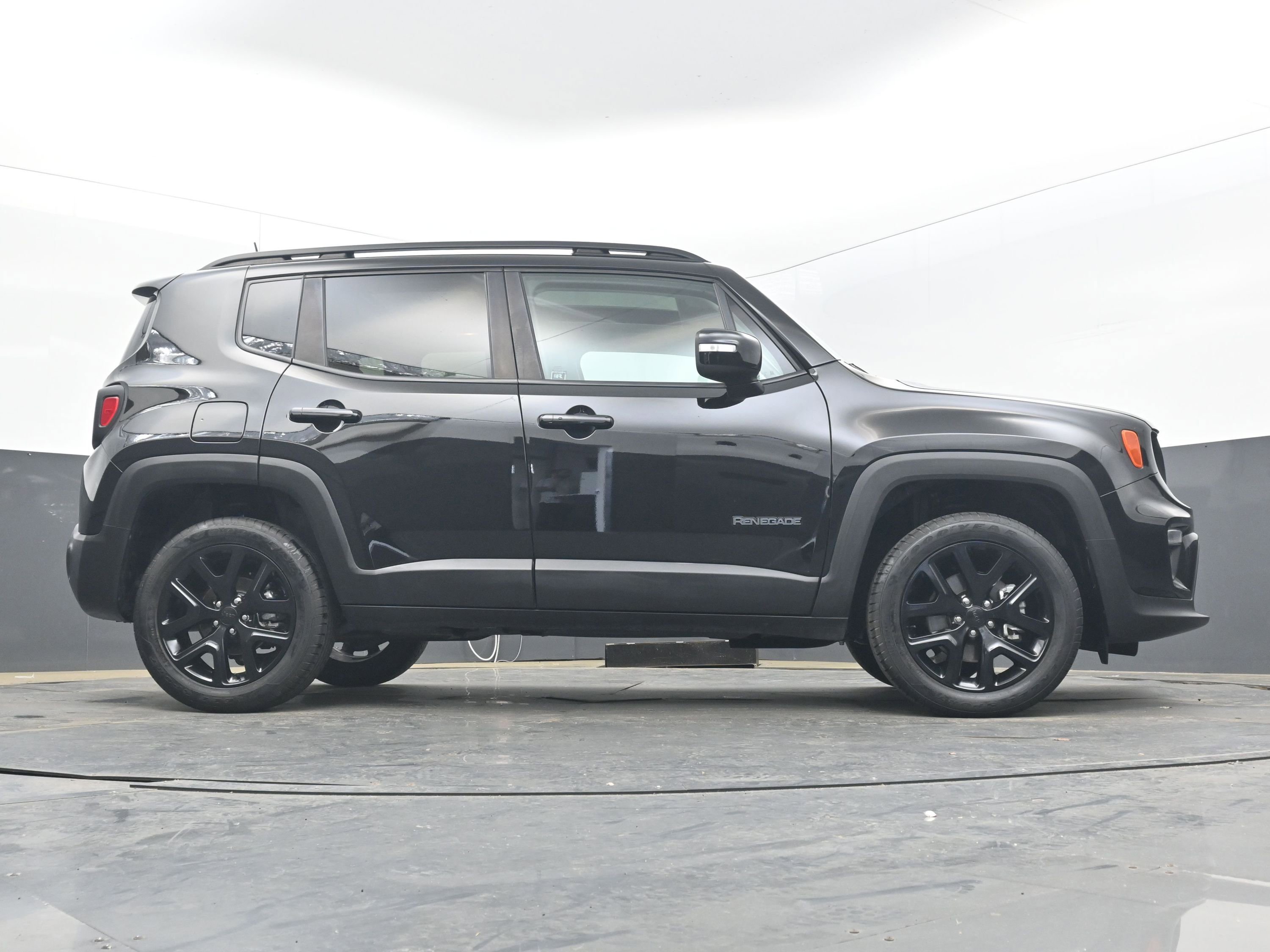 Used 2023 Jeep Renegade Altitude w/ Sun/Sound Group image 32