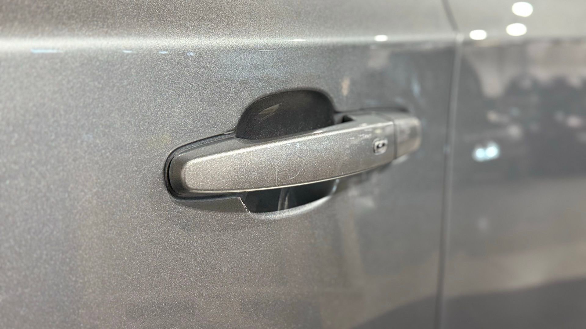 Used 2020 Chevrolet Traverse LT image 18