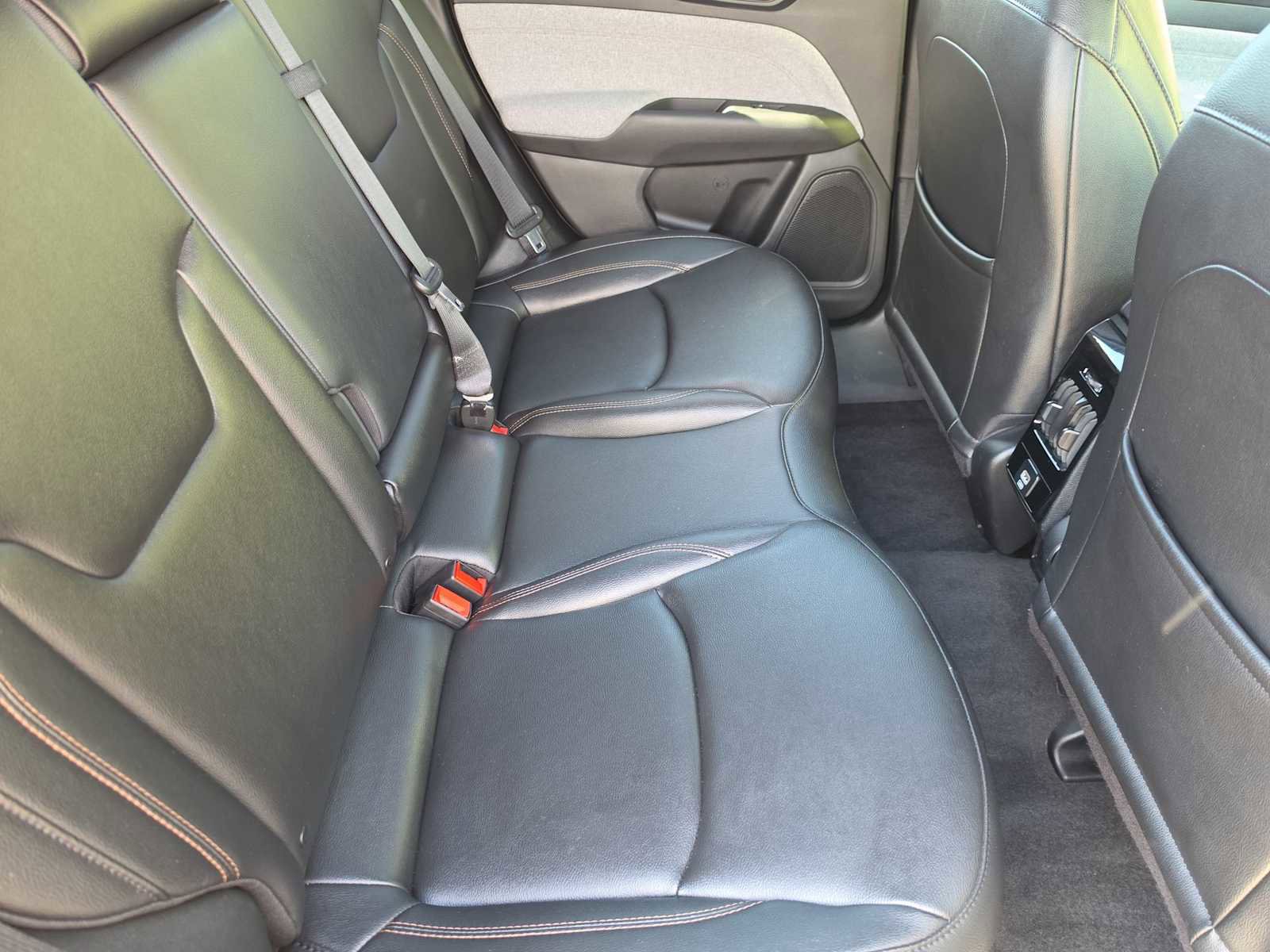 Used 2024 Jeep Compass Latitude image 17