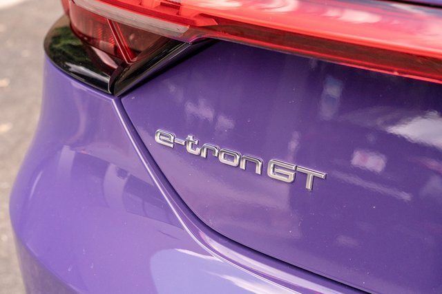 Used 2023 Audi e-tron GT Prestige image 10
