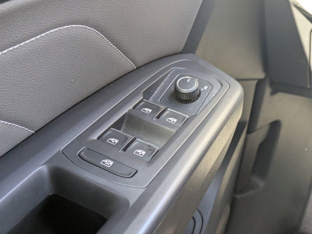 Used 2021 Volkswagen Atlas Cross Sport SE image 24